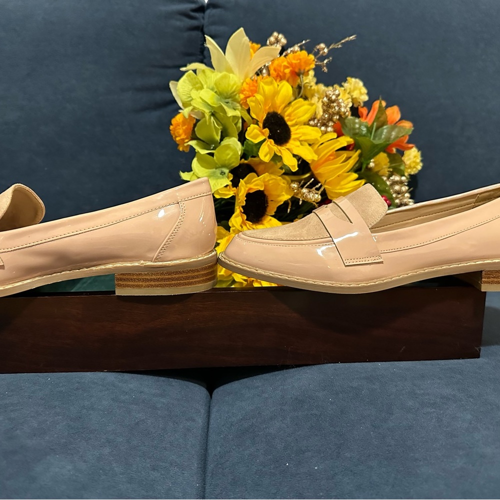 Loafers size 6 but 7.5 it’s fine perfect ! New !